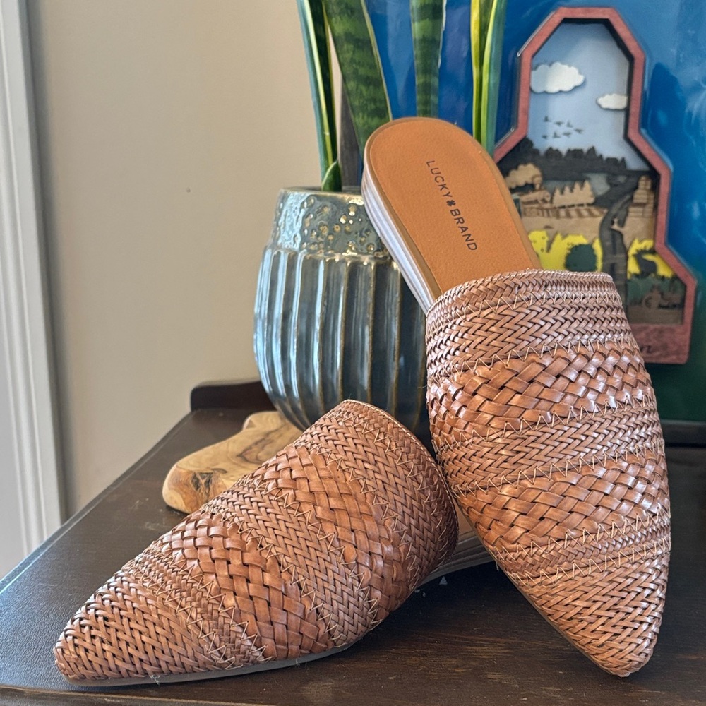Lucky Brand Women's Brown Woven Slip- on Mules, Like new